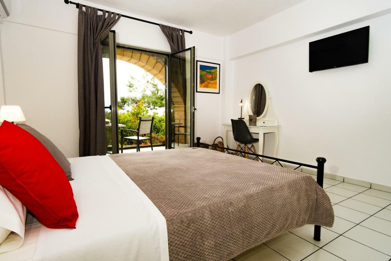 Olympia Zervea Studios With Pool - Apartment Kardamyli Exterior photo